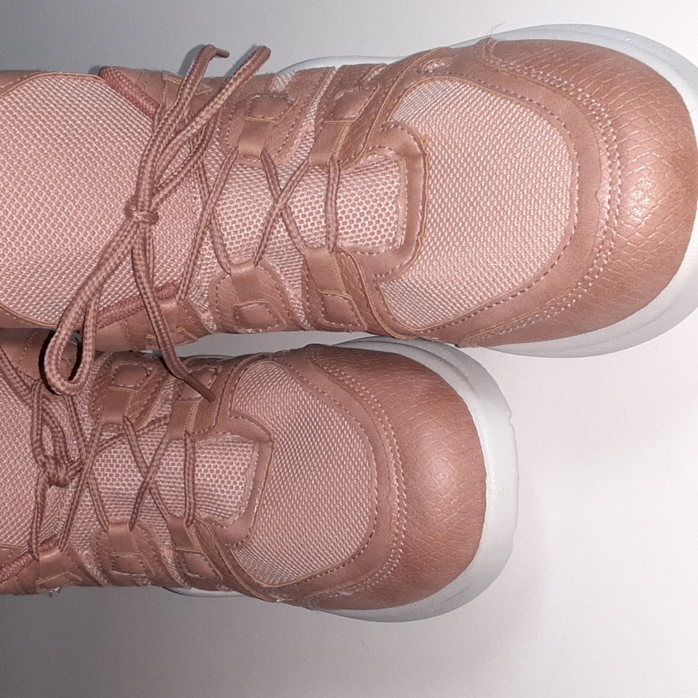 Size 10 Walking Shoe by Qupid $10 Rose Mauve Color - Picture 5 of 8